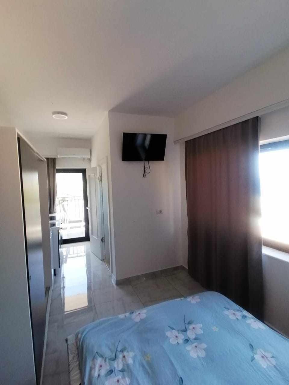 Davids Apartments Sarande Exterior photo